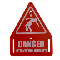 Étiquette rouge triangulaire "Intervention interdite"